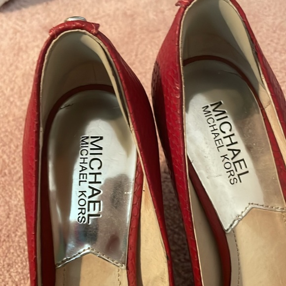 Michael Kors red/snake skin pattern heels - Picture 5 of 8